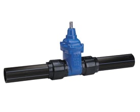 AVK hovedledningsventil på 110 mm PN10 med PE-rør, vist fra siden med tydelige mærkninger på ventilhuset.