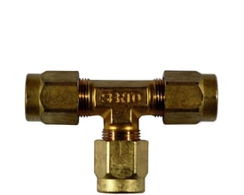 Serto messing T-rør, reduceret med dimensioner 10 x 6 x 10 mm, vist med tre gevindtilslutninger og graveret logo.