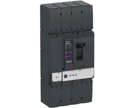 Schneider Electric maksimalafbryder ComPacT NSX400K, 4-polet med MicroLogic 2.3 relæ og 400A mærkestrøm, klar til installation på hvid baggrund.