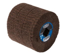 Tyrolit S-4 A medium spiralvalse i brun fleece med dimensioner 100x100x19,1 mm, vist med centerhul.