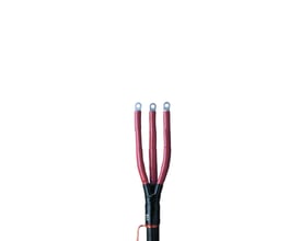 Raychem endeafslutning til 3-leder PEX-kabler med 650 mm faseslange, klar til 12kV installationer.