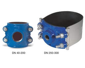 AVK anboringsbøjle 200mm x 2" PN16, duktiljern, type 10/00, vist med en mindre model til sammenligning.