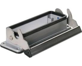 Weidmüller chassishus STR.8, størrelse 8 industri stik med en bøjle til montering.