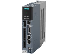 Siemens SINAMICS S200 Basic frekvensomformer med PROFI-interface, viser tilslutningsporte på siden og køleribber på højre side.
