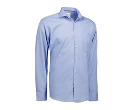 Detalje af Seven Seas Royal Oxford skjorte, viser den fine Oxford-vævning og den lyseblå farve i størrelse 5XL.