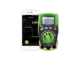Elma 6100BT multimeter i grøn fremvises med en smartphone, der viser app-interface med måleværdier og historik.