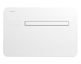 Panasonic RAC SOLO stand-alone varmepumpe indedel i hvid med en diskret luftindtagsslids og et rektangulært kontrolpanel.