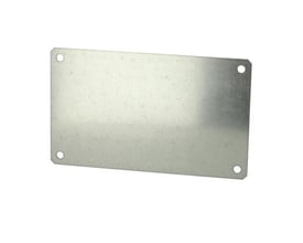 Fibox montageplade i forzinket stål, 250x150x1,5 mm, med fire forborede monteringshuller i hjørnerne.