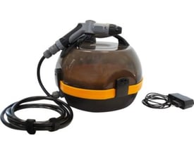 Tecnosystemi Hydro Clean lavtryksrenser med integreret 5-liters tank og tilbehør, ideel til rengøring af fordampere.