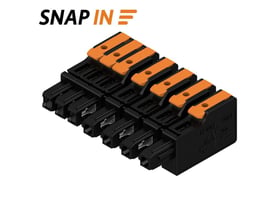 Weidmüller hybridstik til printkort med syv poler og SNAP IN-tilslutning med orange greb, vist skråt forfra.