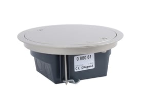 Legrand IP66 gulvboks i rustfrit stål med plads til 4 moduler og et løst låg, der er klar til installation.