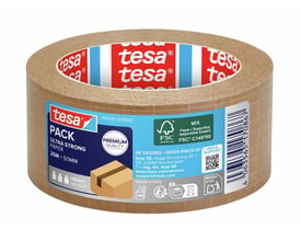 Tesa tesapack Ultra Strong Paper pakketape på rulle med brun tape, 50 mm bred og 25 meter lang.
