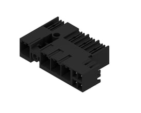 Sort Weidmüller-hybridstik til printplade med fire poler, 7,62 mm polafstand og 90° udgang, set skråt ovenfra.