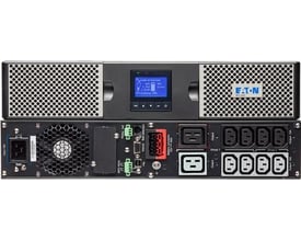 Eaton 9PX 3000I Netpack UPS i sort 2U-format, vist forfra og bagfra med display, ventilator og strømudgange.