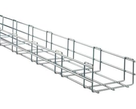Nærbillede af Schneider Electric Gitterbakke WN 35x100 FZS, viser den el-forzinkede overflade og gitrekonstruktion.
