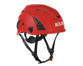 Detaljeret billede af Kask Plasma AQ sikkerhedshjelm i rød, viser ventilationsgitre og justeringshjul bagpå.
