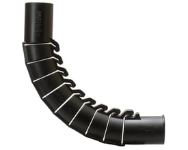 Uponor multi bukkefix i sort plast bøjet i en 90 graders vinkel, viser fleksibilitet til rørinstallation.