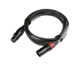 Professionelt sort XLR-kabel med hun- og hanstik samlet, 3 meter langt.