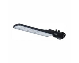 SpectrumLED sort skumrings LED-gadelampe på 50 W set skråt forfra med LED-lysene og monteringsbeslaget synlige.