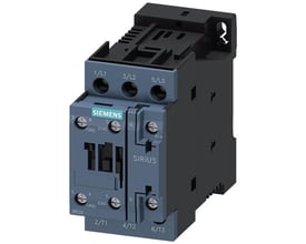 Siemens koblingsrelæ 3RT2027-1KA40 med grå front, sorte sider og synlige tilslutningsklemmer, set skråt forfra.