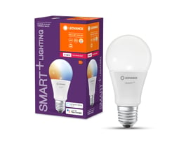 Ledvance Smart+ LED-pære med mat hvid kuppel og E27-fatning ved siden af den lilla og orange Zigbee-emballage.