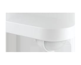 Nærbillede af den hvide Niko Home Control udendørs bevægelsessensor, der viser den facet-formede sensor med 180° detekteringsvinkel.