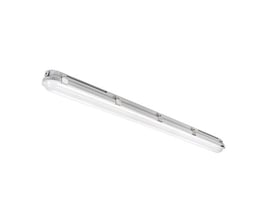 SG Armaturen Tysnes 66 lysarmatur i grå med en længde på 1200 mm og opal polycarbonat skærm.