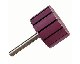 Detaljeret visning af lilla slibebåndshoved med ekspanderende gummifaner, 6mm skaft og 45mm diameter.