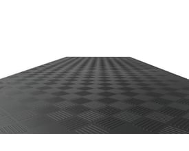 Letbæk Plast køreplade på 300x115 cm med skridsikkert dørk mønster og skjulte håndtag.