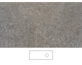 Svedbergs mineralbordplade i kalksten, 121 x 46 cm, med gråmeleret overflade og tegning af udskæring og armaturhul.