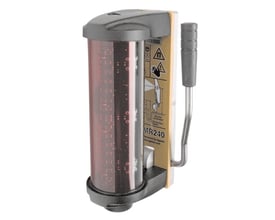 Leica LMR240 maskinstyringssensor med magnetisk beslag, viser detaljer på siden med advarselssymboler og monteringsvejledning.