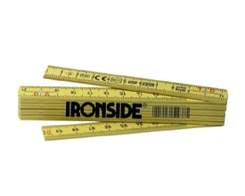 Gul og hvid Ironside tommestok i glasfiberforstærket kunststof med 10 led og millimeterskala.