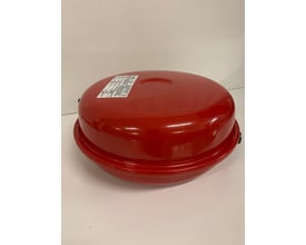 10 liters trykekspansion ERP 320/10 i skinnende rød med en diameter på 320mm og en højde på 131mm.