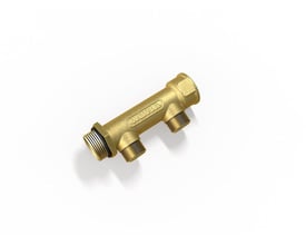 Wavin messing fordelerrør set fra siden, med tydelige 3/4" indgang og to 1/2" udgange.