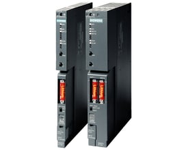 Siemens SIMATIC S7-400 strømforsyninger PS 405 med 20A output, vist med batterier installeret og detaljeret frontpanel.