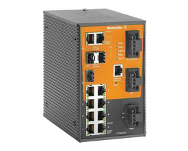 Weidmüller IE-SW-SL10M-7TX-3GC-LV industriel switch med RJ45- og fiberporte, set skråt forfra.