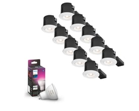Ti hvide, runde Nordtronic Quick Spot-indbygningsspots med Philips Hue Color & White Ambiance GU10-pærer.