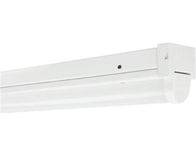 Ledvance Linear Ultra Output LED armatur i hvid plast, 1458 mm lang, til grundbelysning med 30W og 3800 lumen.