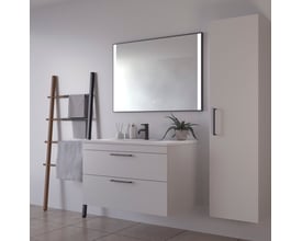 Loevschall Libra spejl 100x70 cm med sort ramme, monteret over et badeværelsesmøbel med to skuffer.