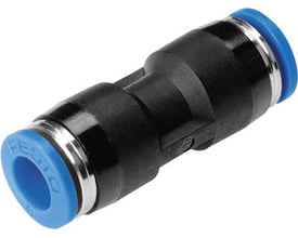 Festo lige-forbindelse QS-16, en sort plastfitting med blå push-in endestykker og metalringe.