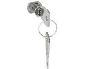 Legrand lås og nøgle nr. 850 til XL3 125 tavler, med metalnøgle fastgjort til nøglering.