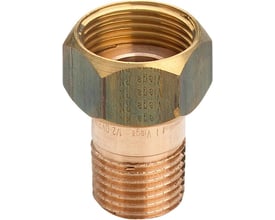 Nærbillede af Viega rødgods forskruning, der viser det graverede mærke og 1" gevind samt AFM 34/2 pakning i detaljer.