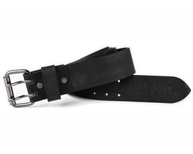 Mascot Zanzibar værktøjsbælte i sort kernelæder med synligt "MASCOT" logo præget på indersiden og metalspænde.