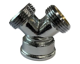 K. Neerskov fordelerstykke 3/4" i krom med Y-form og to gevindstudse set skråt forfra.