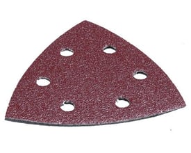 Makita slibepapir B-21587 i trekantform med korn 100L til træ, der viser de seks integrerede støvhuller.