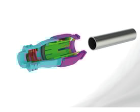 Isiflo Flexi Adapter 136 reparationskobling i komposit med 15-22 x 25 mm dimensioner, vist i snit med et rør ved siden af.