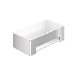 HEWI System 900 Signa-holder til brusehjørnekurv med hvid indsats og sølvfarvet metalfinish, set skråt forfra.