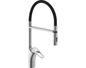 FM Mattsson 9000XE FLEXI køkkenarmatur i børstet krom med fleksibel sort udtrækstud og etgrebsbetjening.