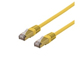 DELTACO S/FTP Cat6a patchkabel på 2 meter i gul LSZH-materiale med tydelige RJ45-stik i guldfarve.