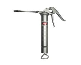 Kabi KF450C fedtpresser set fra siden, viser ergonomisk håndtag og Kabi logo på det rillede metalrør.